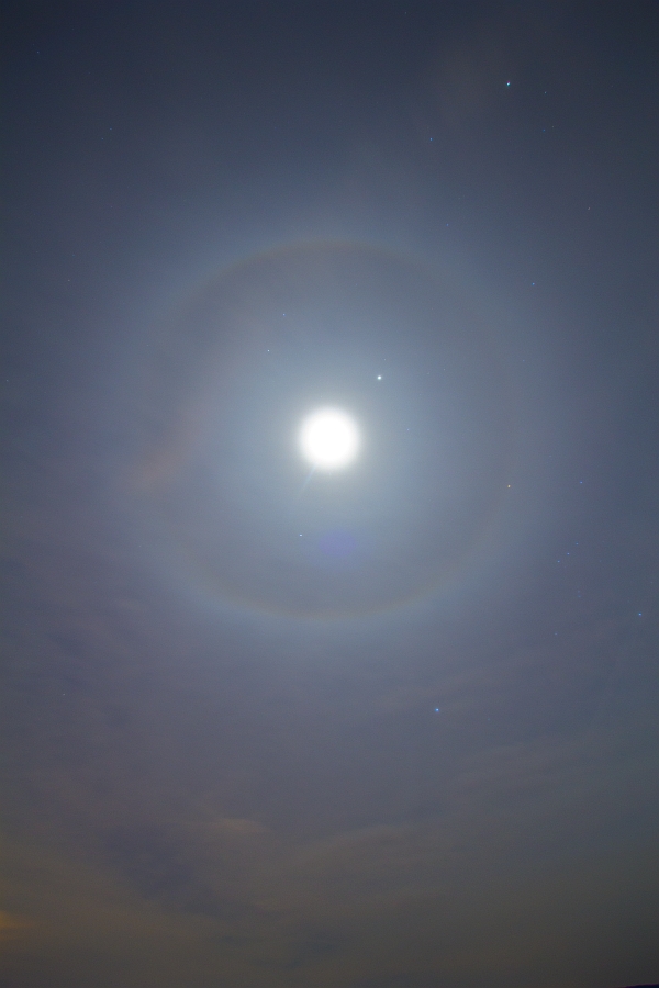 22° Ring und umschriebener Halo am Mond 11.02.2014