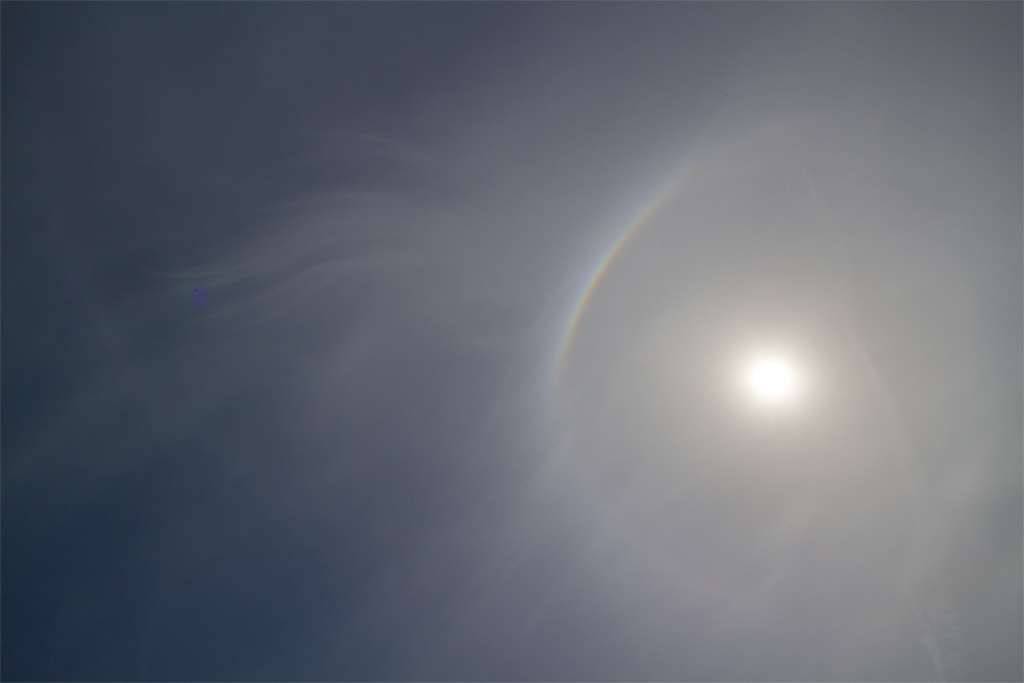 schwacher 22° Ring, umschriebener Halo und Horizontalkreis |  11.05.2015